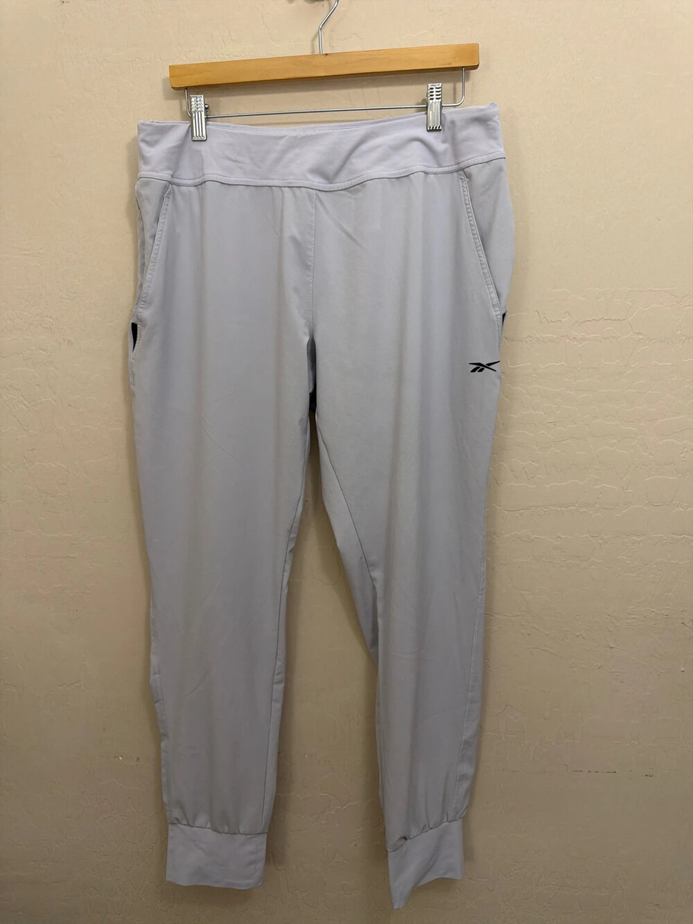 Reebok gray speed wick active pants. Sz XL